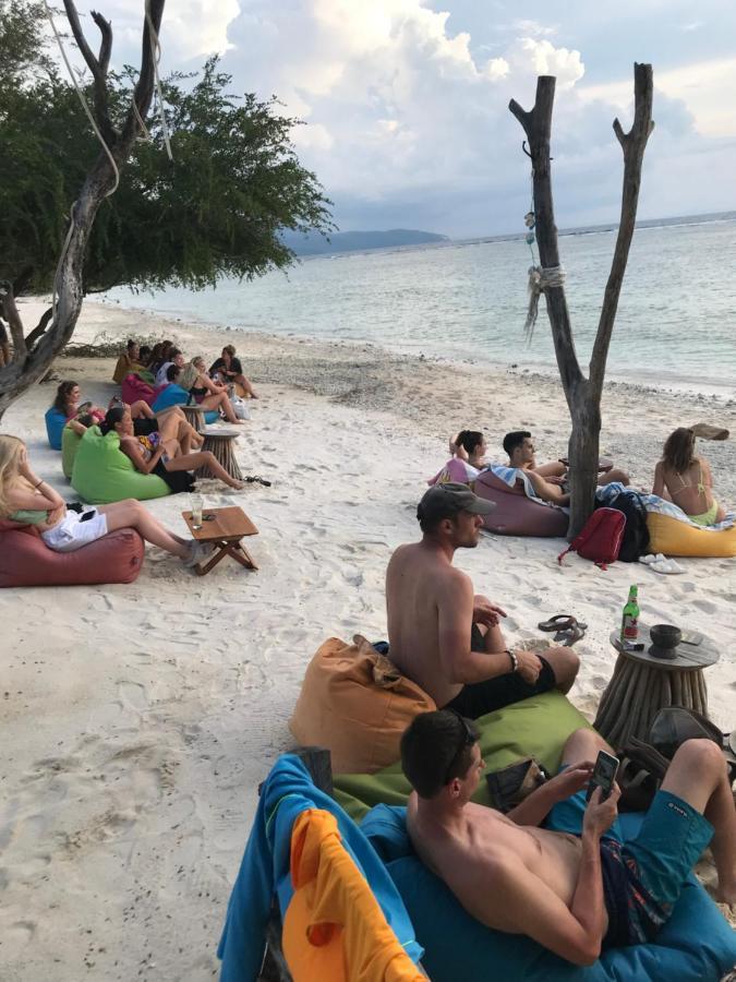 The Exile Sunset Bar & Bungalowギリ・トラワンガン エクステリア 写真