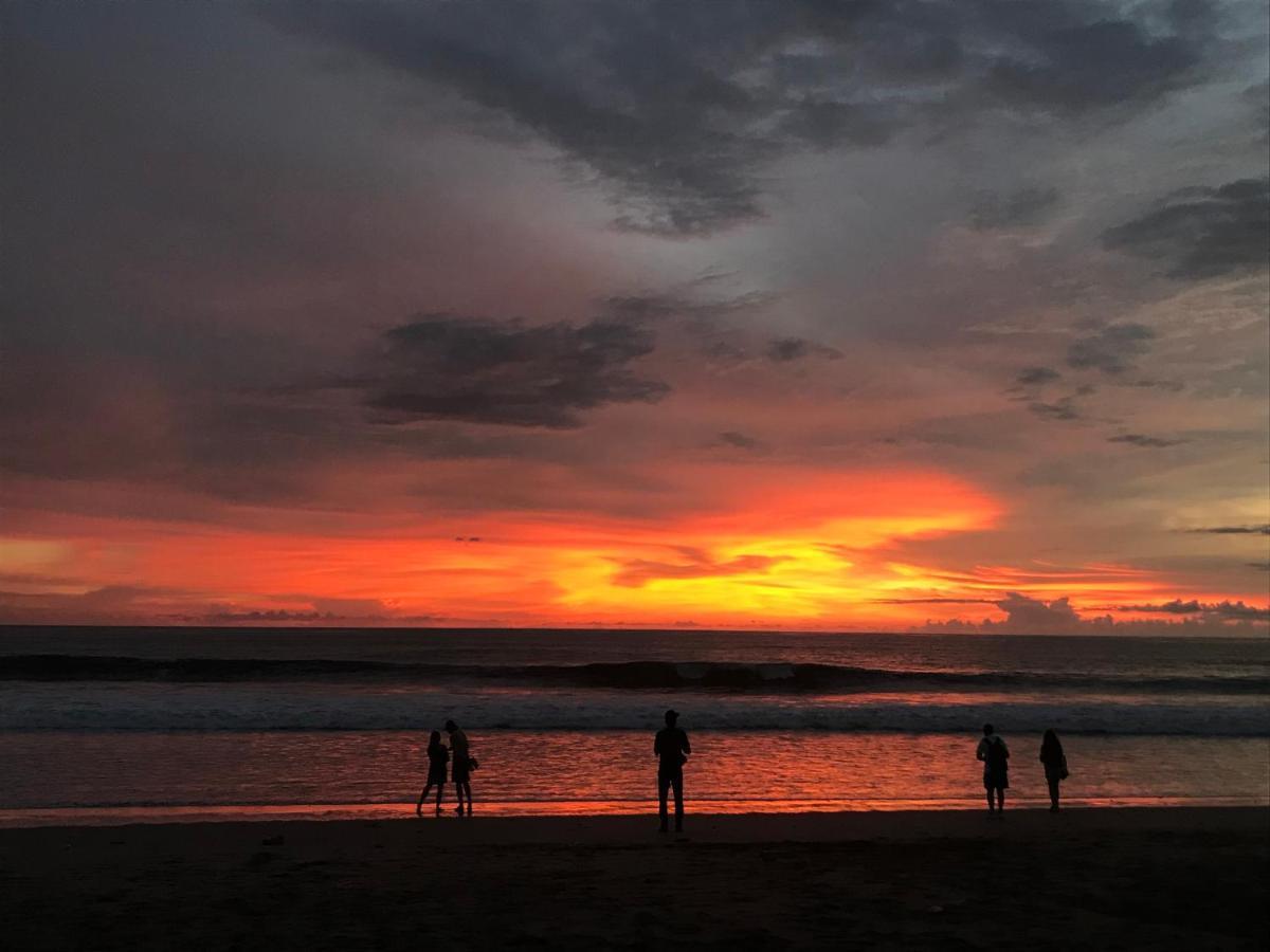 The Exile Sunset Bar & Bungalowギリ・トラワンガン エクステリア 写真
