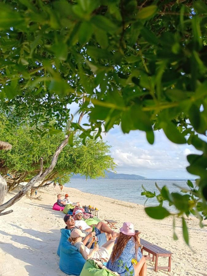 The Exile Sunset Bar & Bungalowギリ・トラワンガン エクステリア 写真